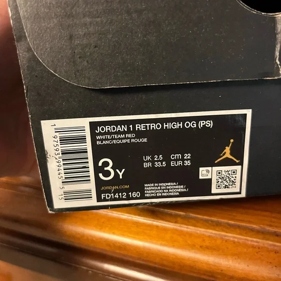 Nike Red and White Sneakers - Picture 7 of 7